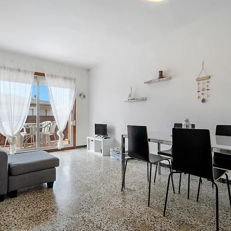 Apartment Tichinis
